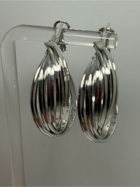 925 Silver needle Ribbed Teardrop Hoop Earrings in Silver - Women Jewelry